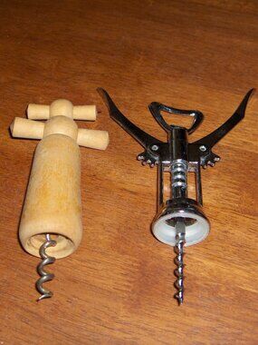 Wine bottle openers, lot of 2
